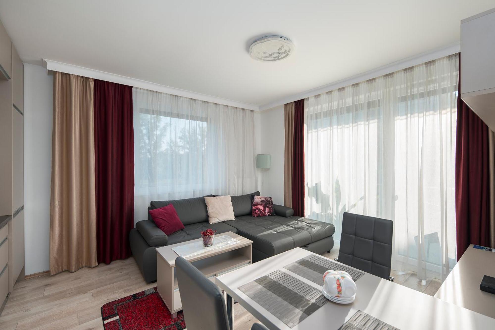 Fonyód Sunset Resort - Lakeside Apartment الغرفة الصورة