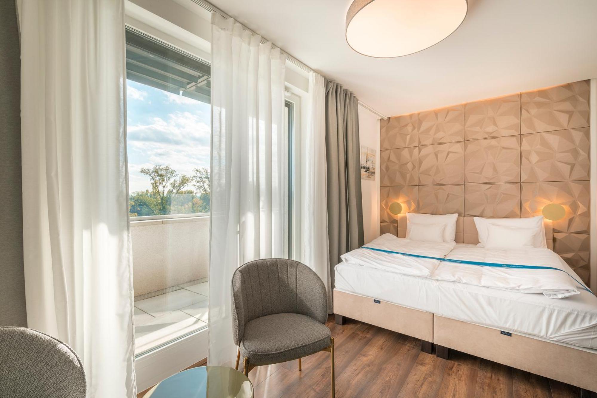 Fonyód Sunset Resort - Lakeside Apartment الغرفة الصورة
