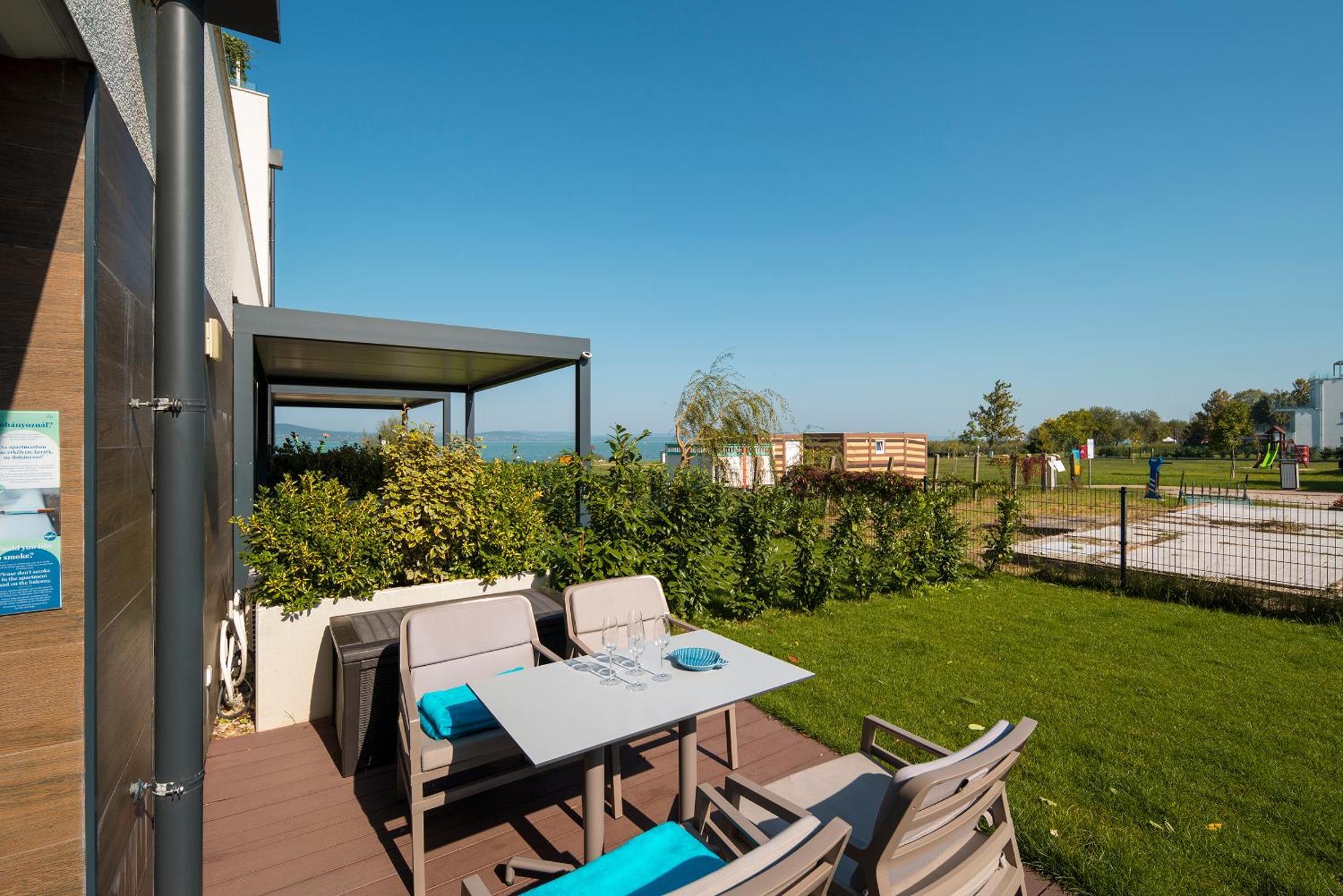 Fonyód Sunset Resort - Lakeside Apartment الغرفة الصورة