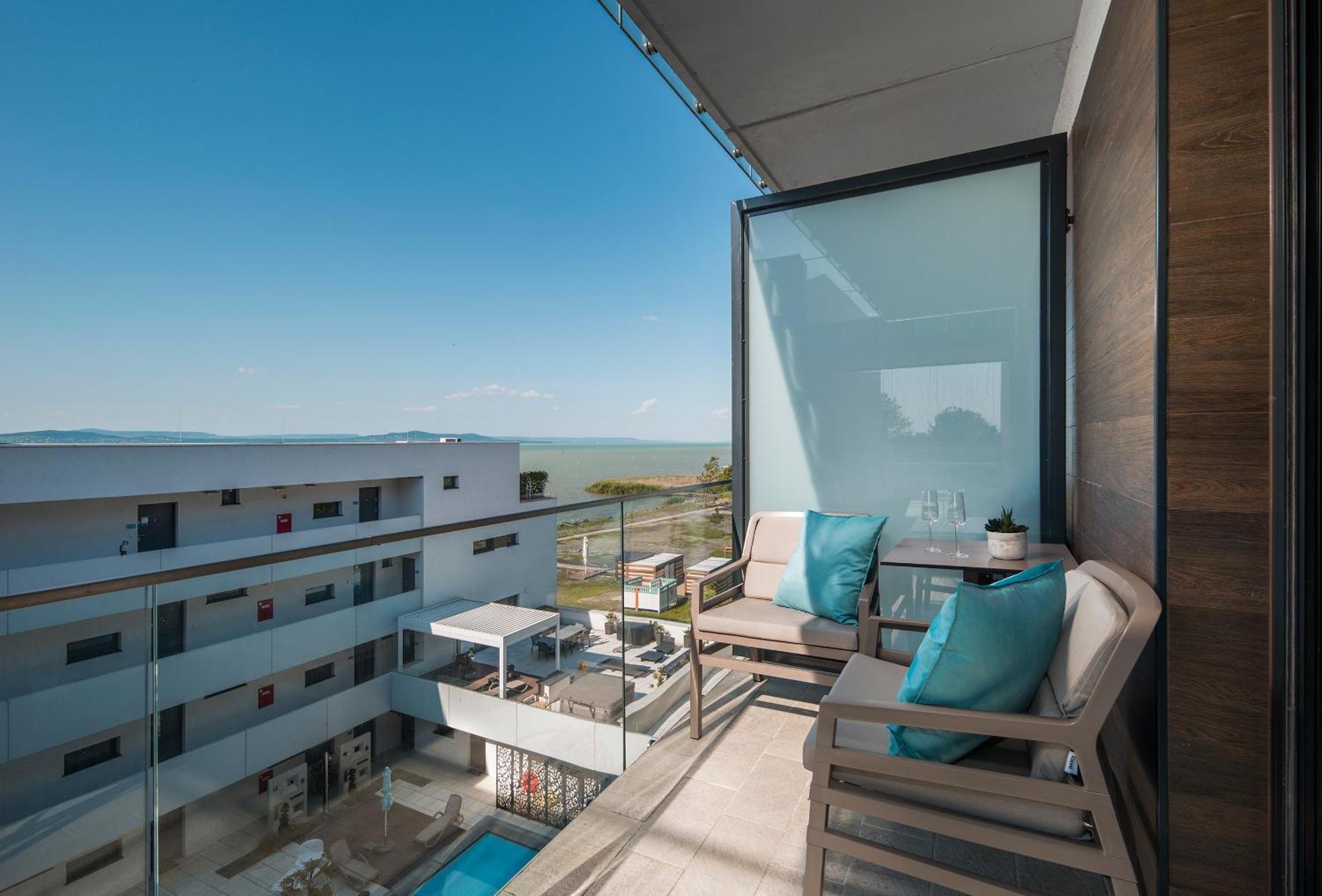 Fonyód Sunset Resort - Lakeside Apartment الغرفة الصورة